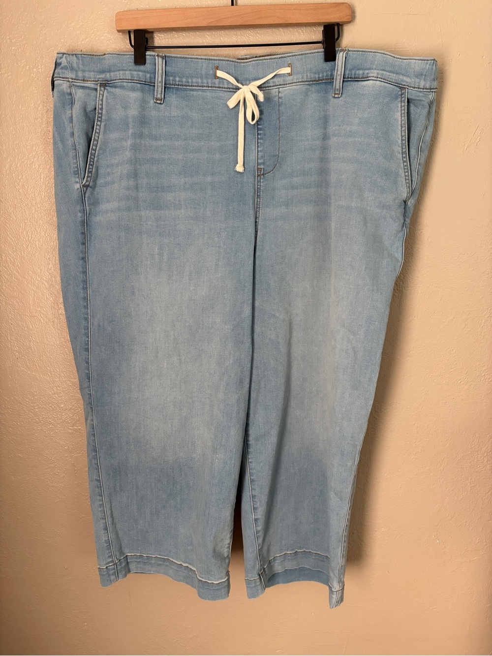 Torrid Crop Weekend Mid-Rise Wide-Leg Jean Women’s Plus Size 4X/26